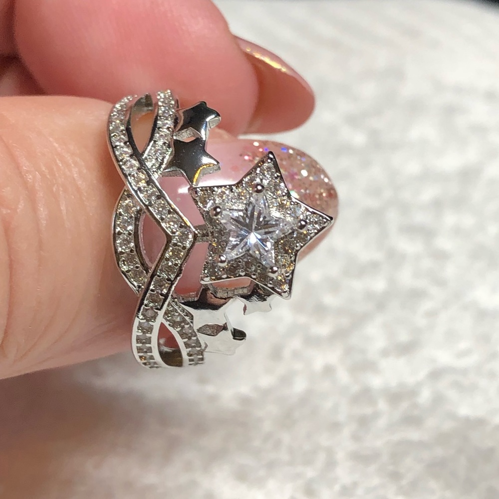 💍⭐️WOW! This is a real one of a kind ring-like Wonder Woman/crown-925 Stamped